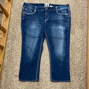 Trademark H capris. Size 24.